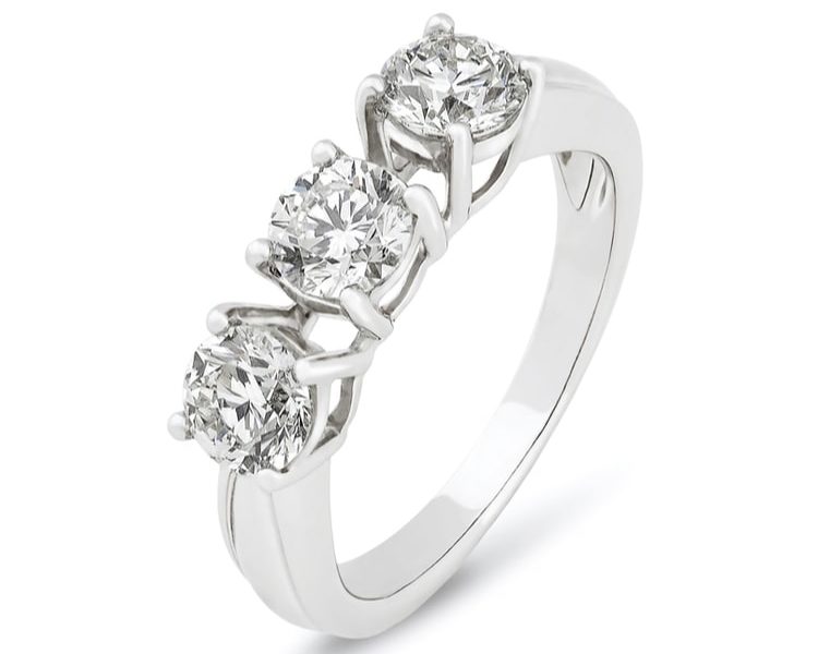 טבעת שלושה יהלומים מזהב לבן 0.60 קראט